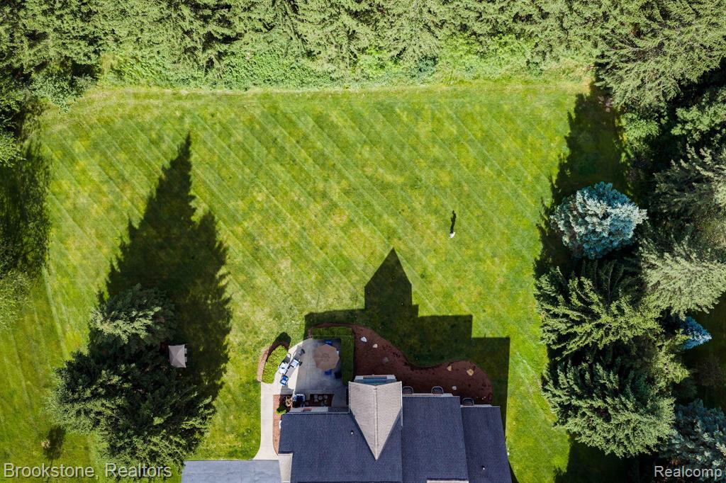 main property photo 13