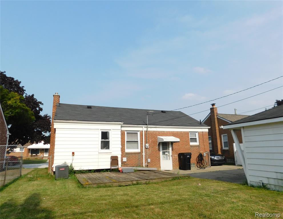 main property photo 12