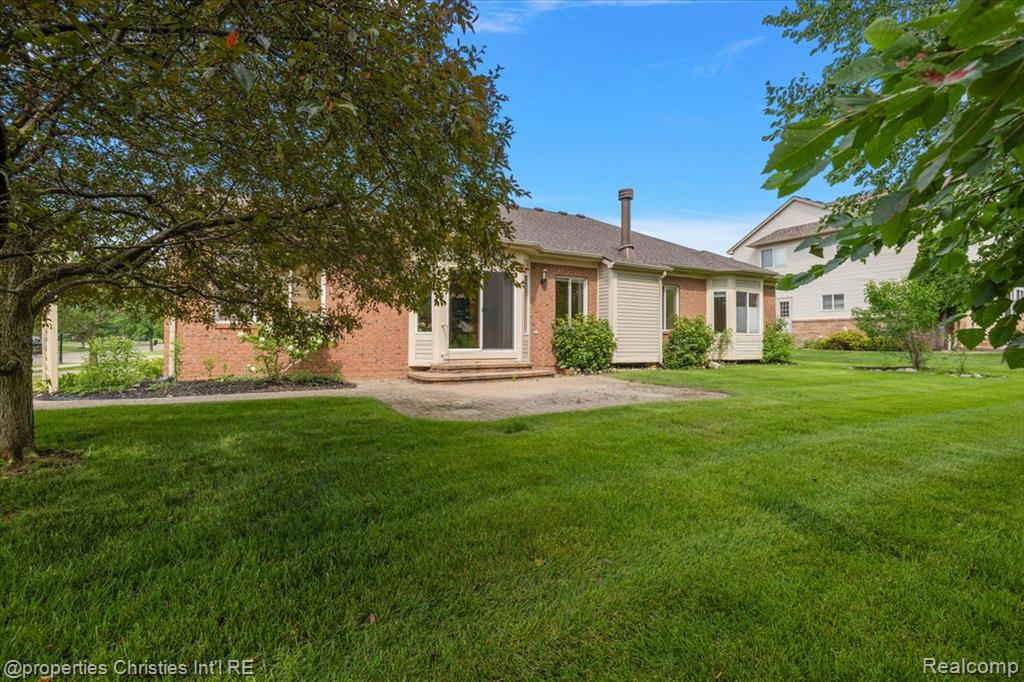 main property photo 6
