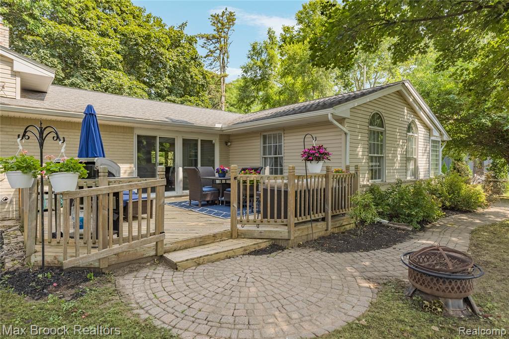 main property photo 46
