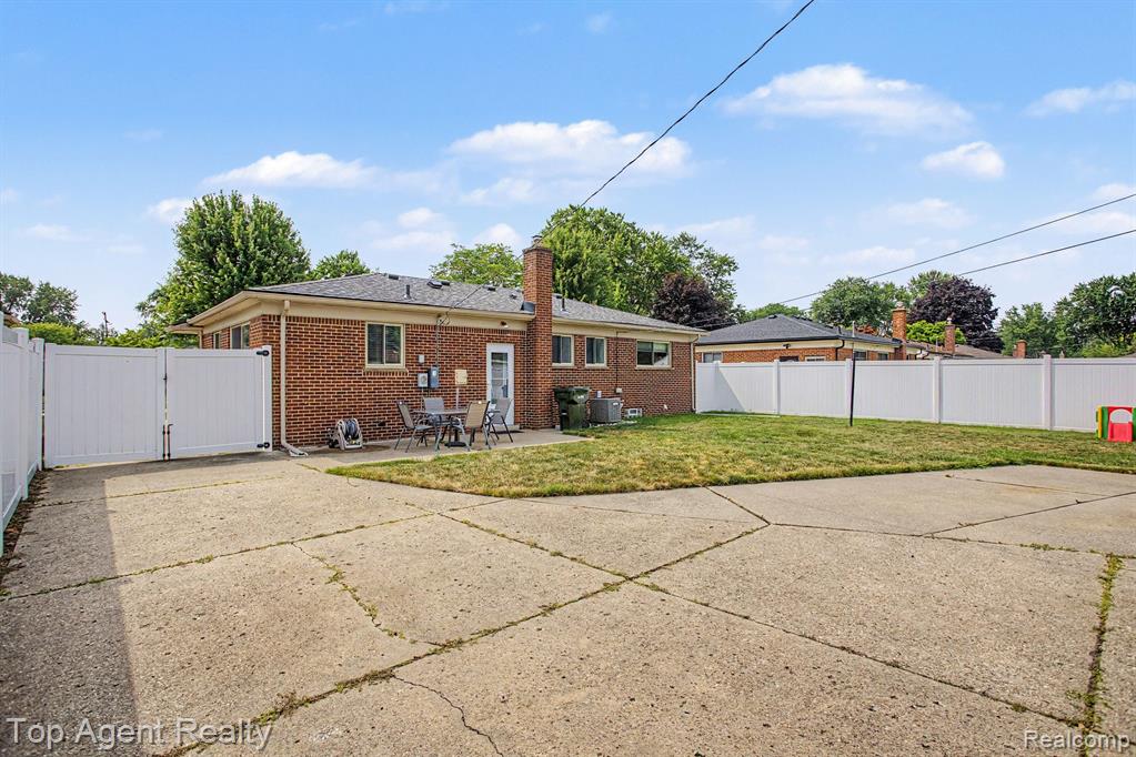 main property photo 15