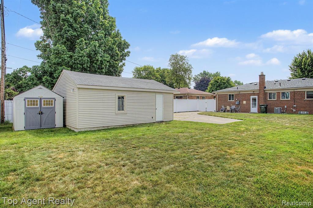 main property photo 19