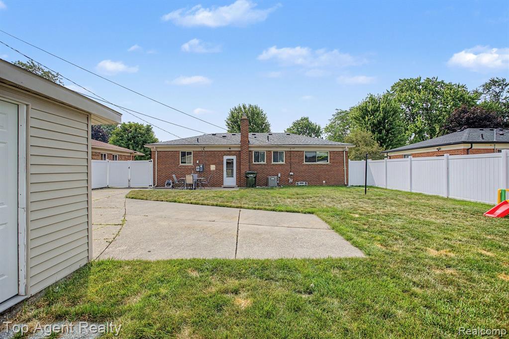 main property photo 20
