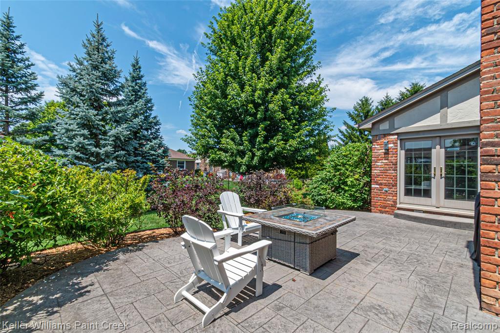 main property photo 35