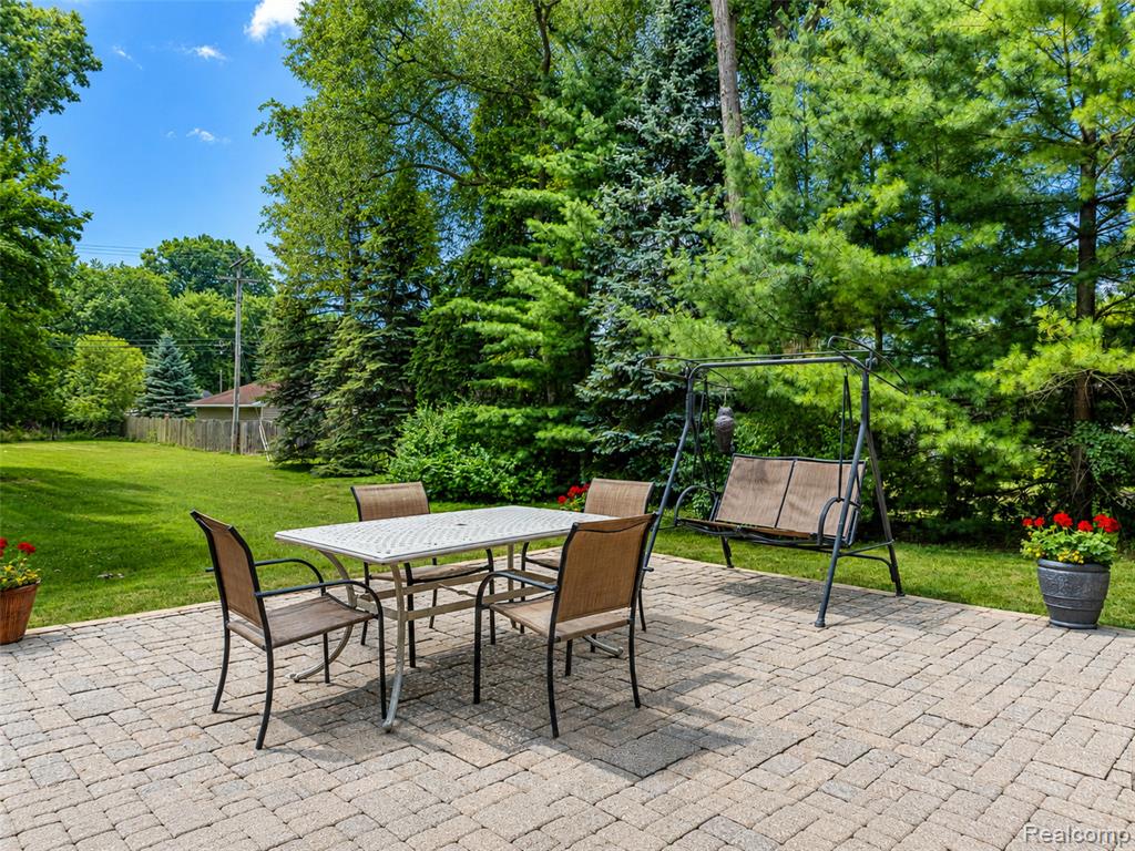 main property photo 51