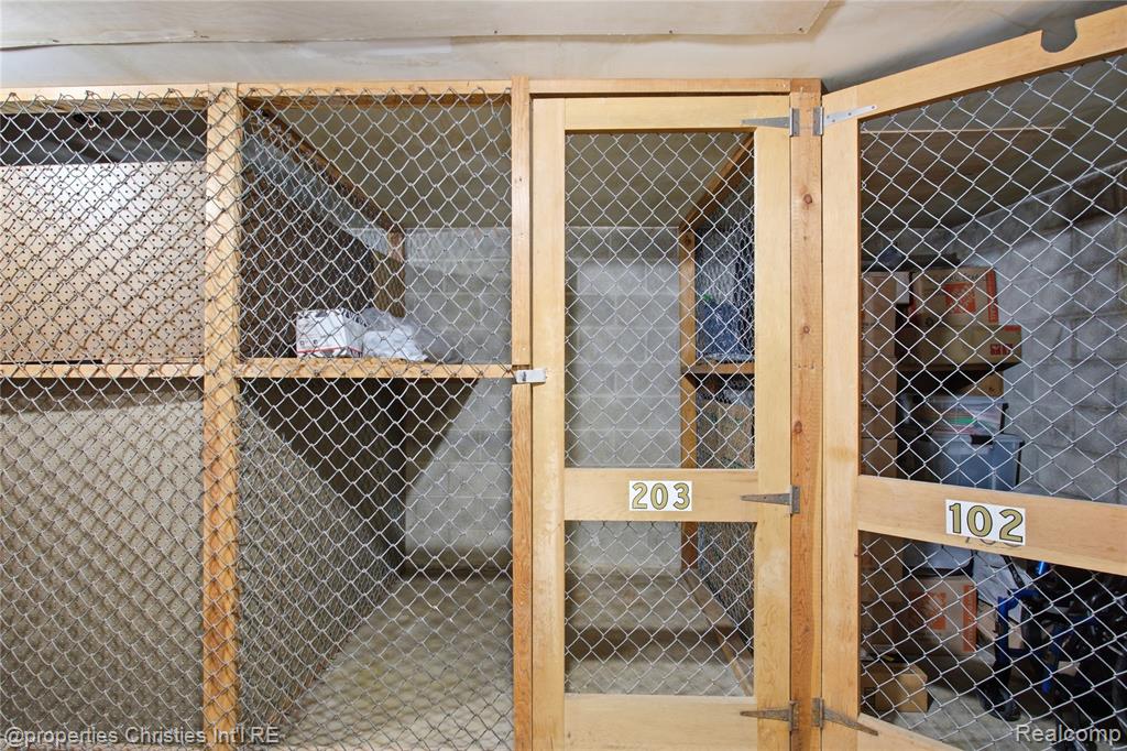 main property photo 40