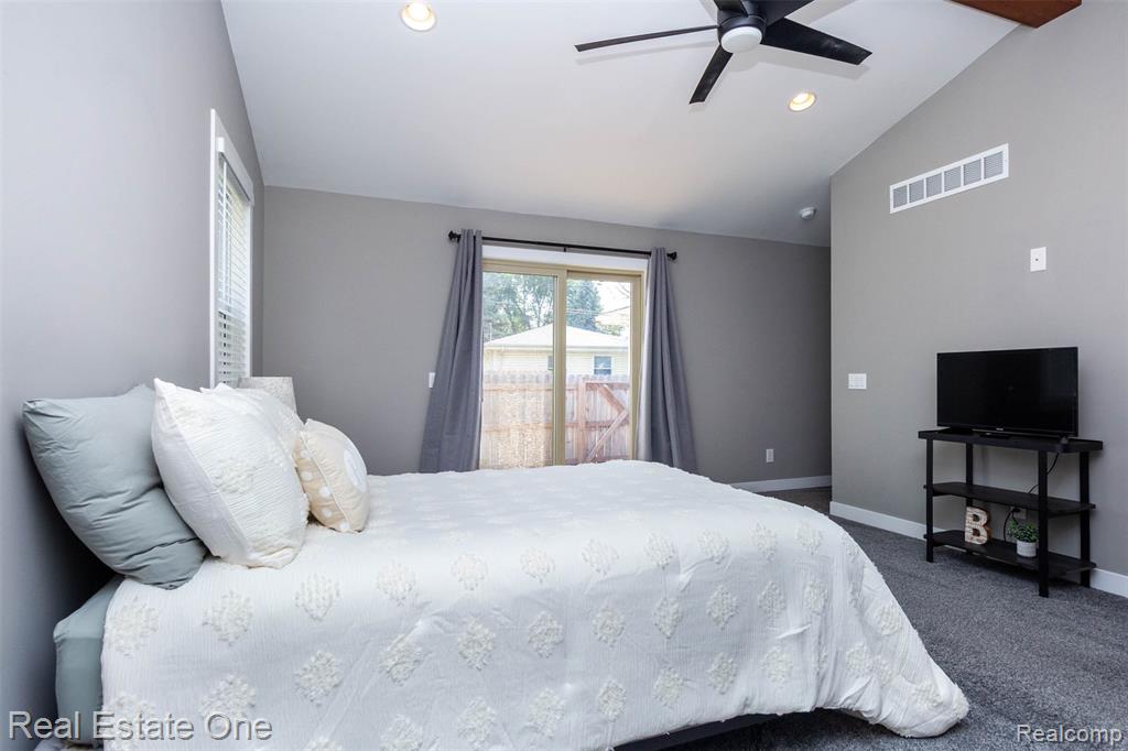 property viewer photo 13