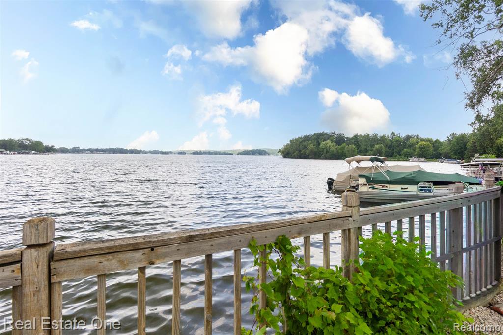 property viewer photo 36