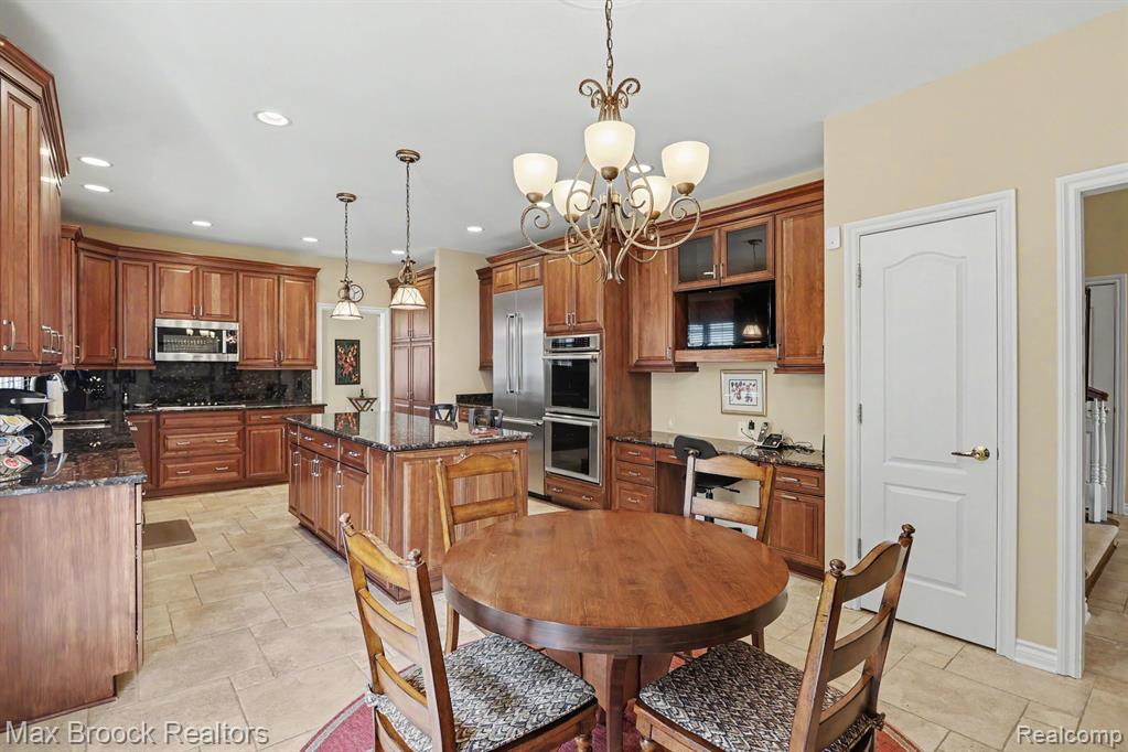 main property photo 16