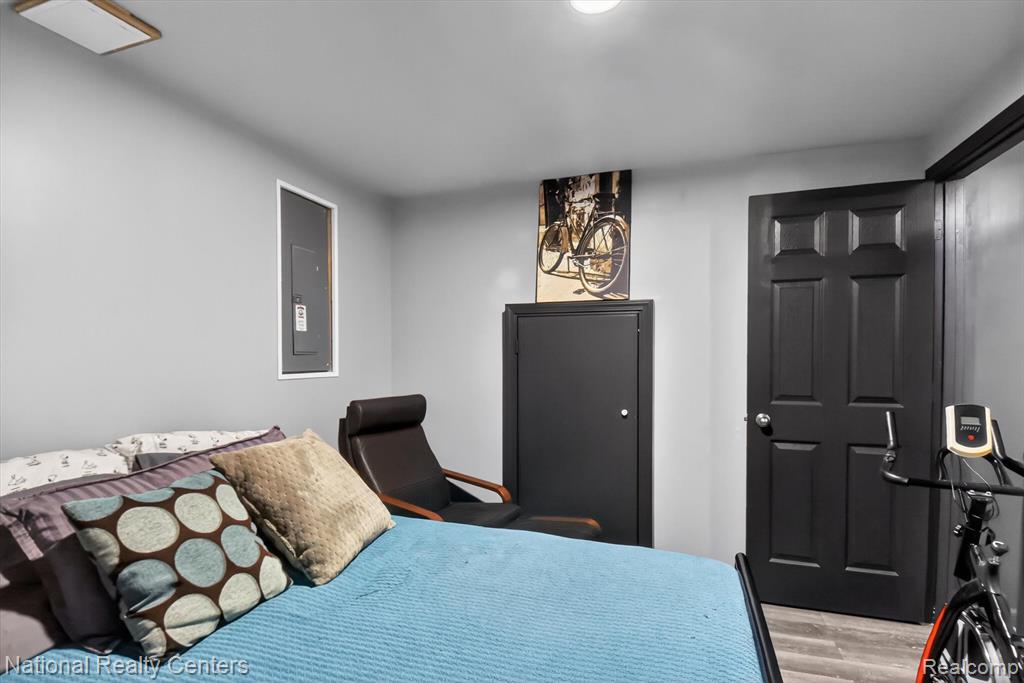 property viewer photo 35