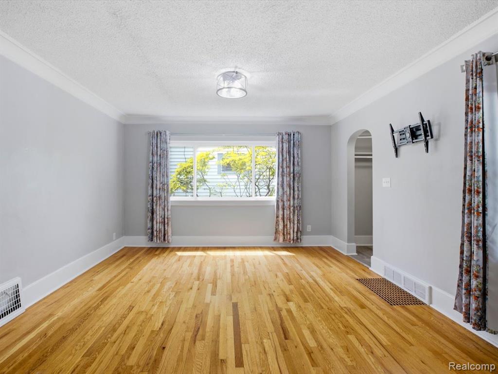 property viewer photo 2