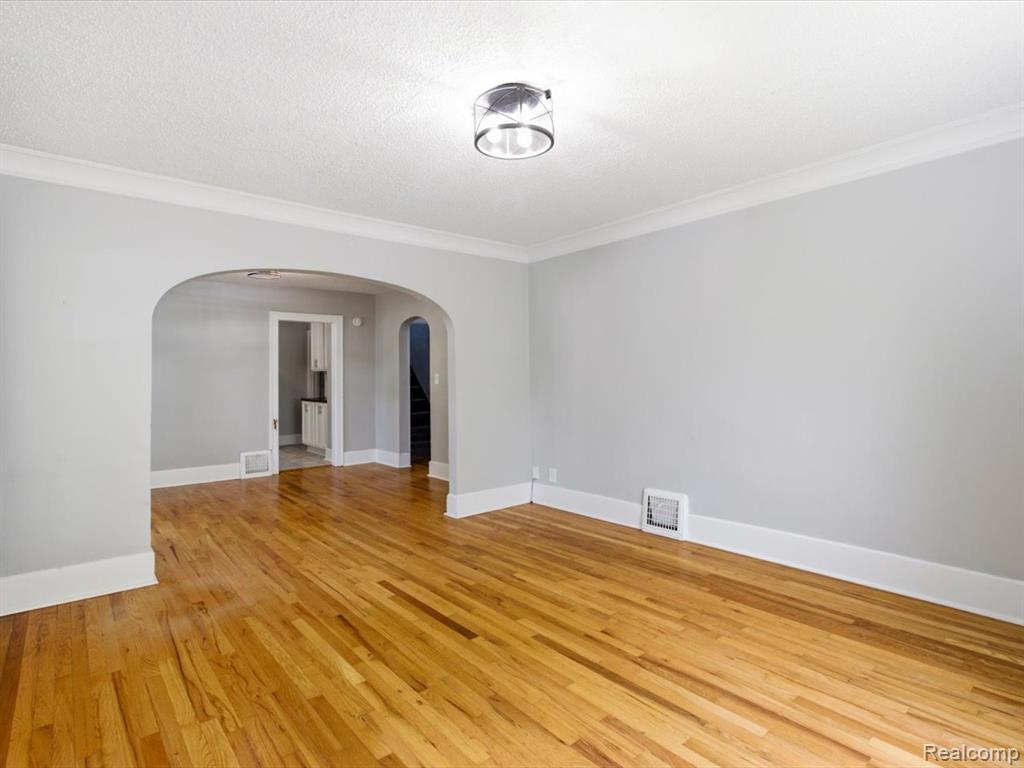 property viewer photo 5