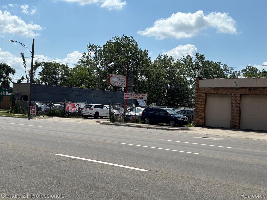 main property photo 6