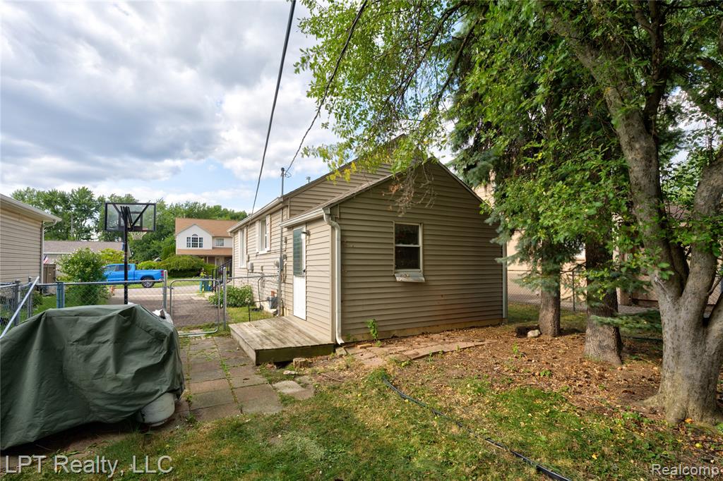 main property photo 26