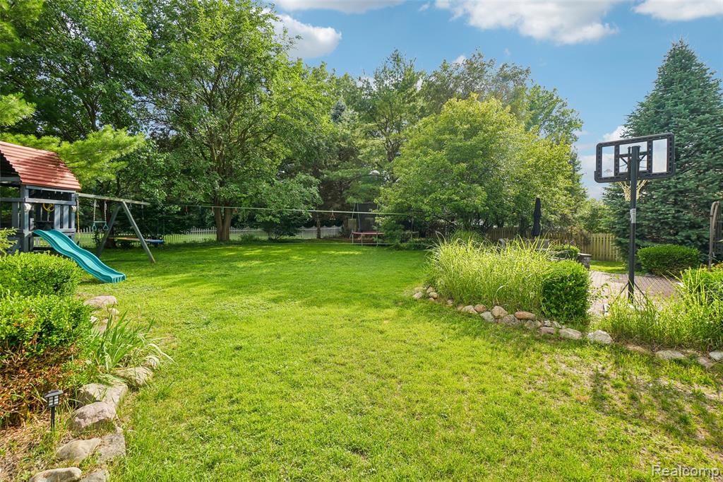 property viewer photo 45