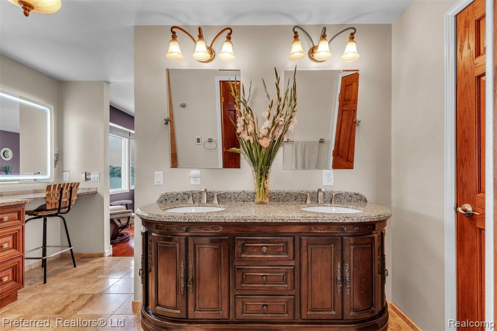 main property photo 59