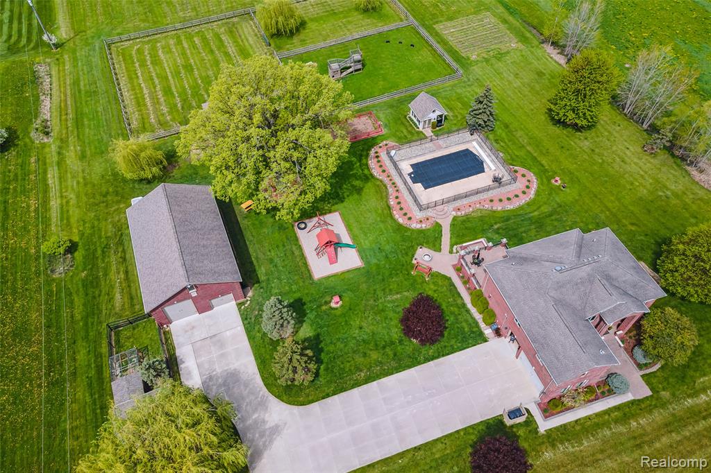 main property photo 44