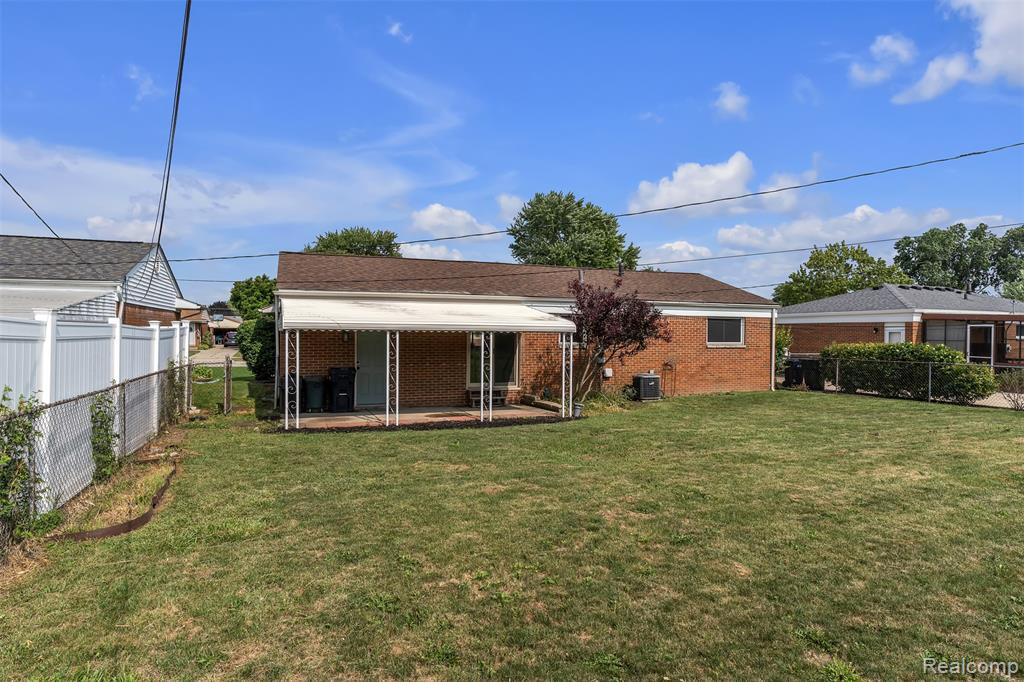 main property photo 40