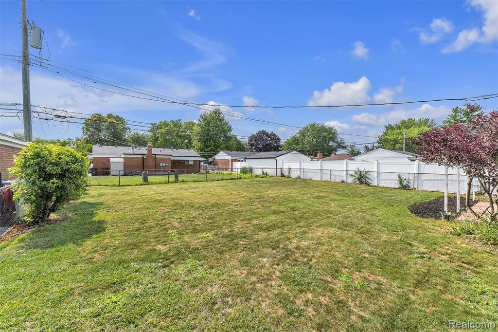 main property photo 46