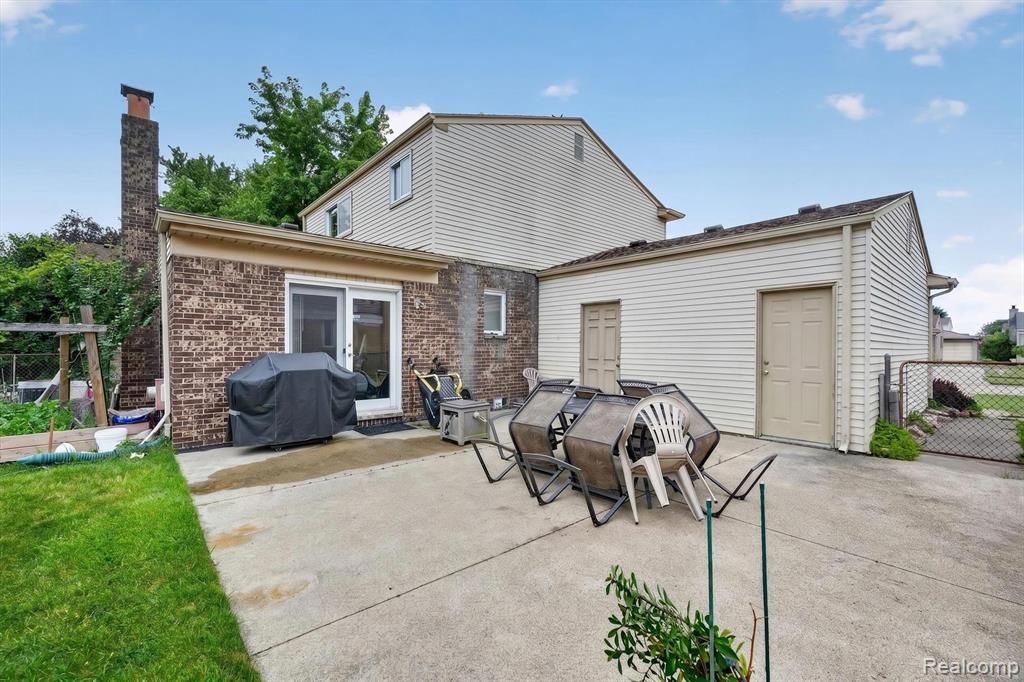main property photo 42