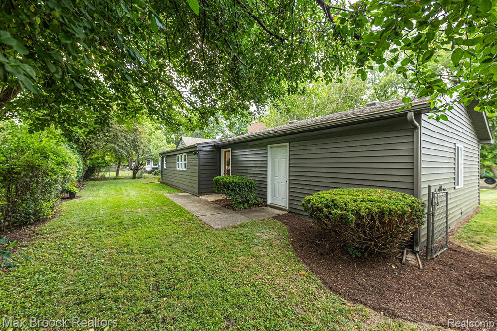 main property photo 18