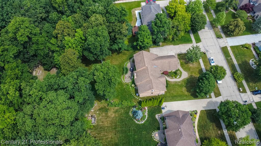main property photo 50