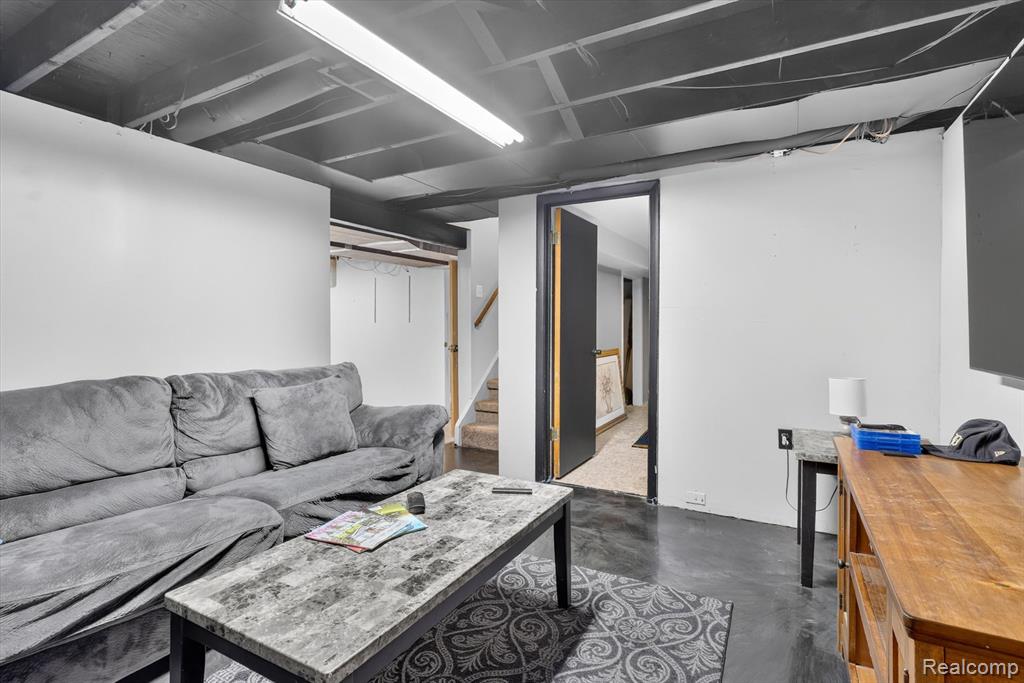 main property photo 51