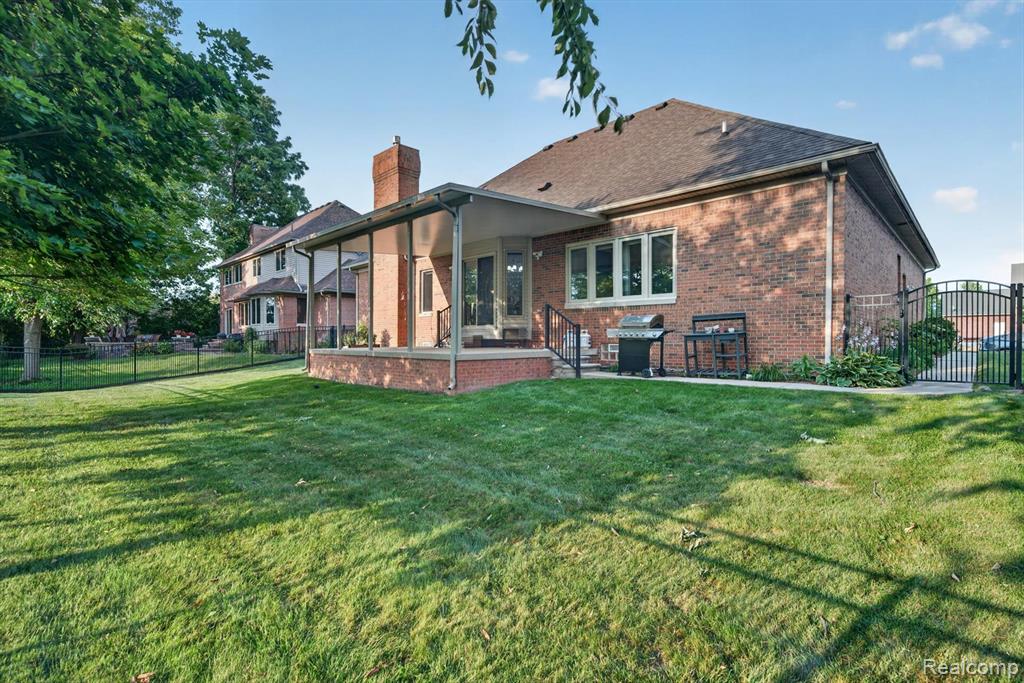 main property photo 36