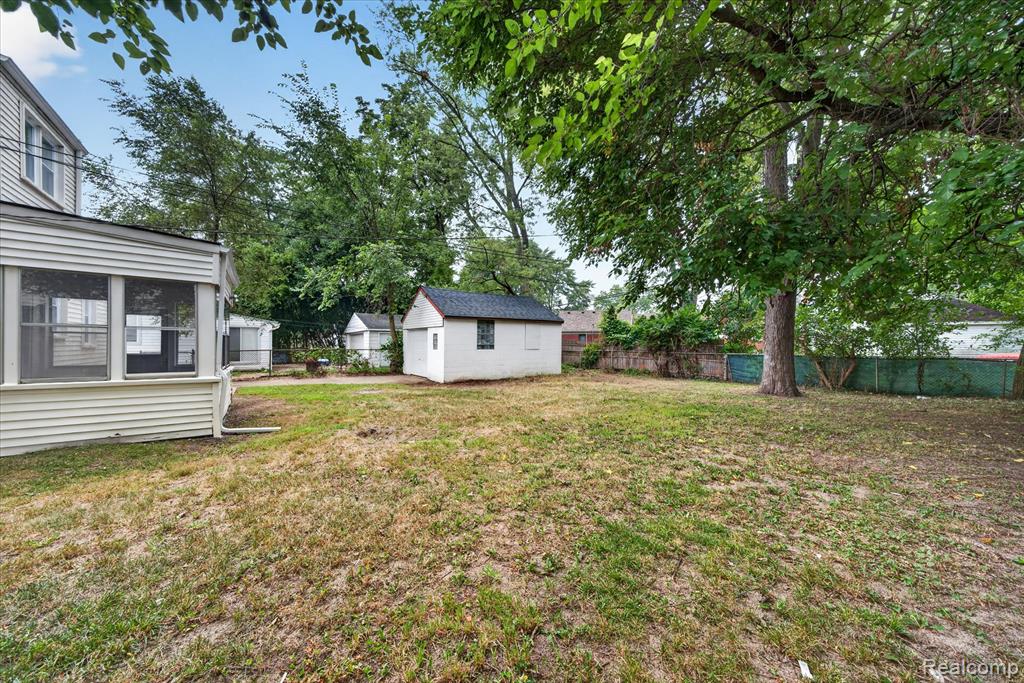 main property photo 20
