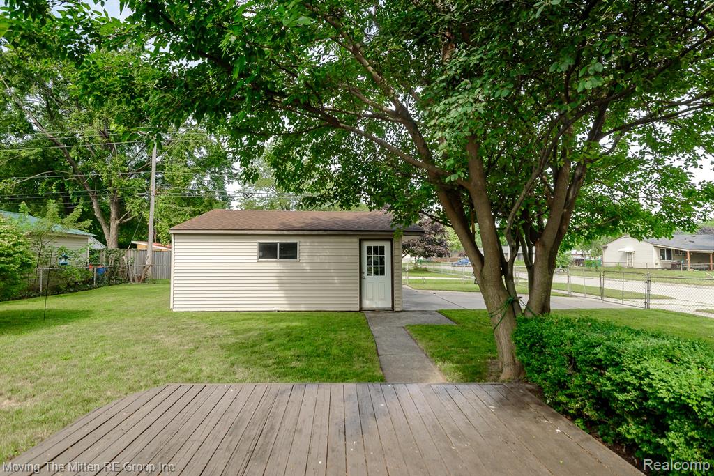main property photo 20