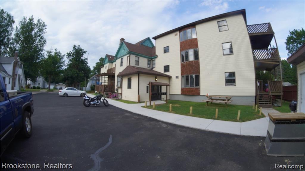 main property photo 12