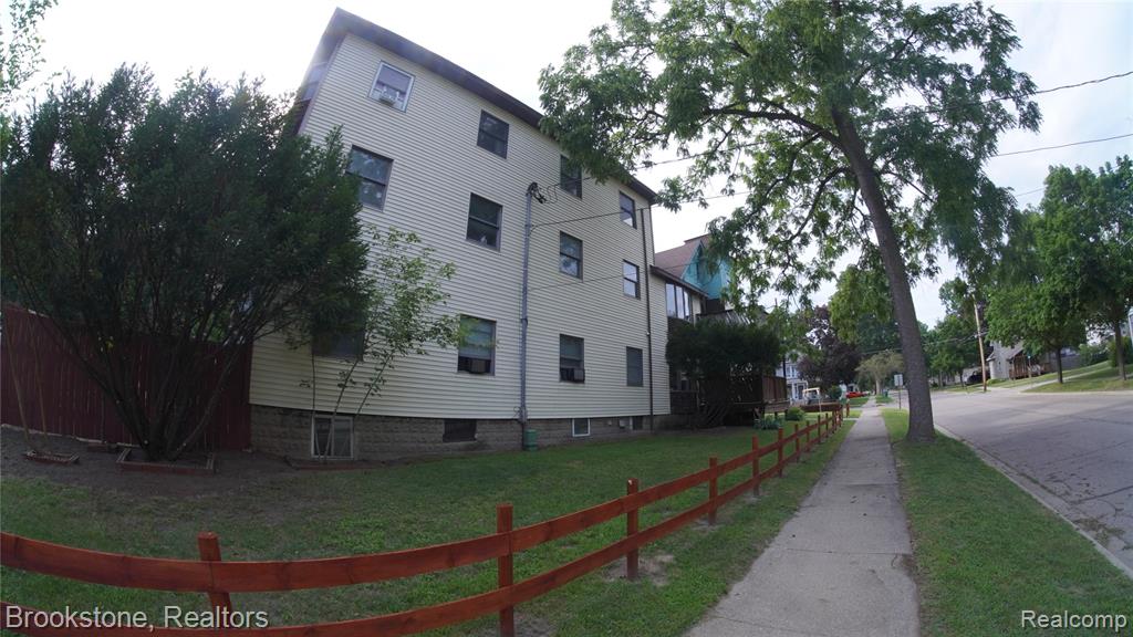 main property photo 9