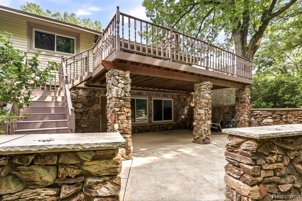 main property photo 50