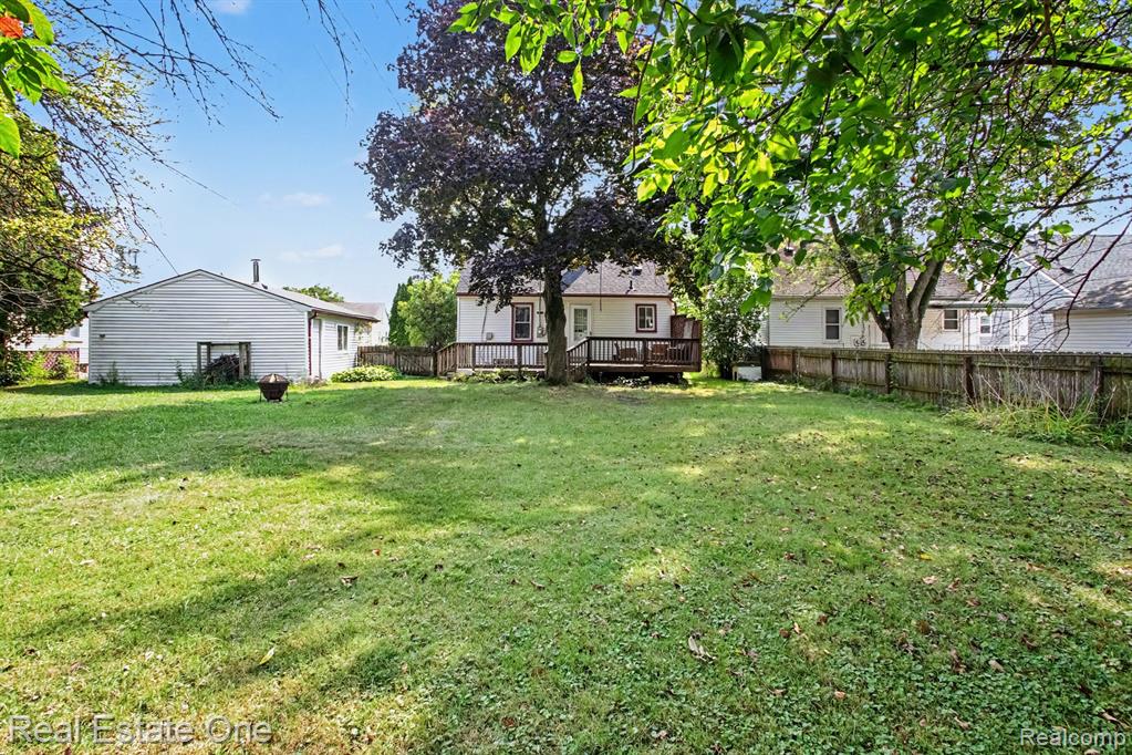 main property photo 20