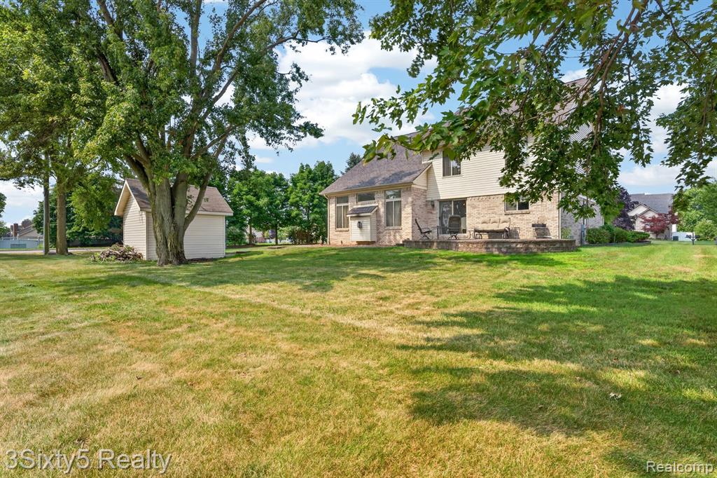 main property photo 40