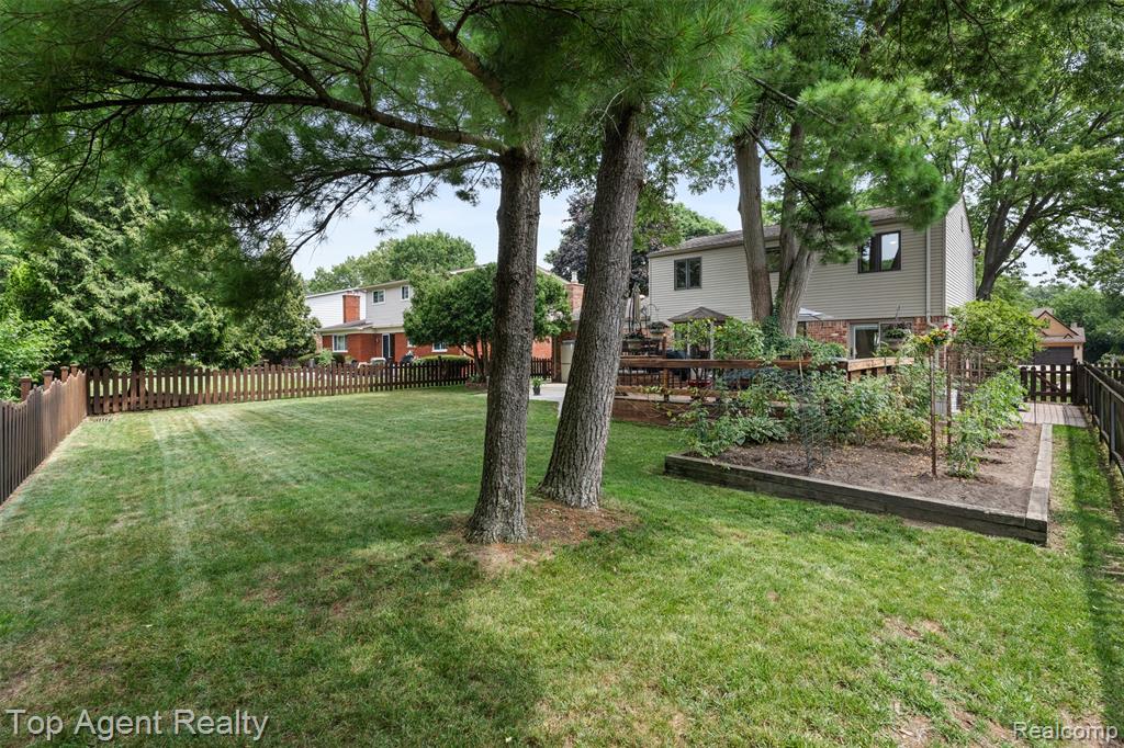 main property photo 50