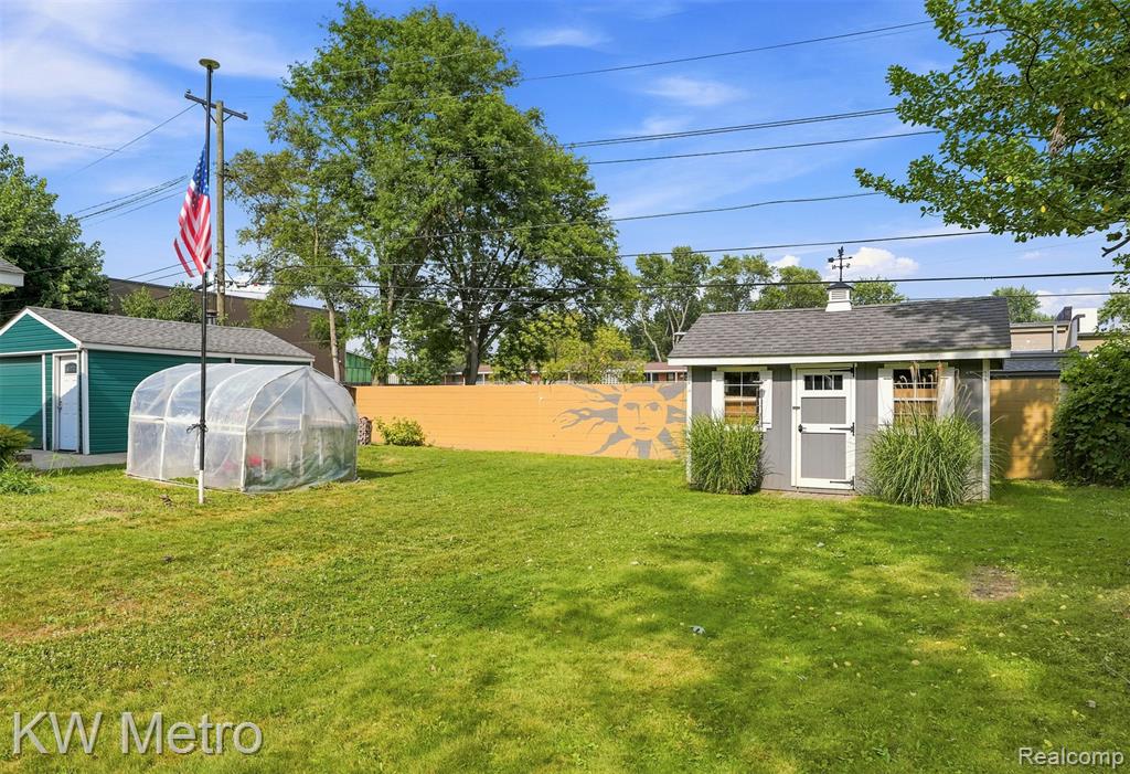 main property photo 14