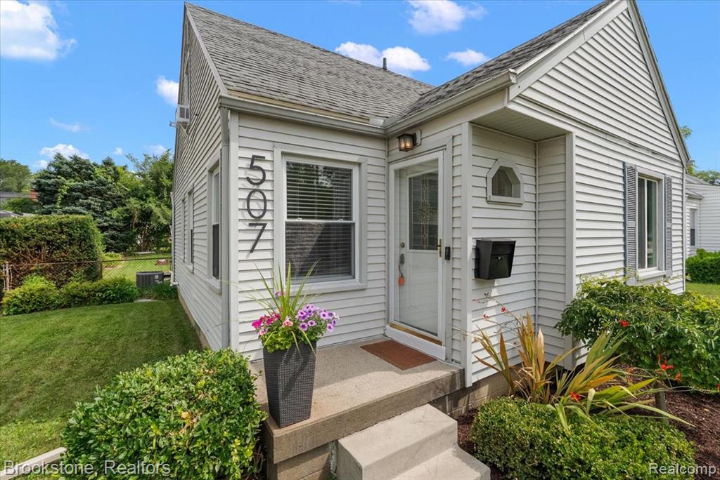 main property photo 37