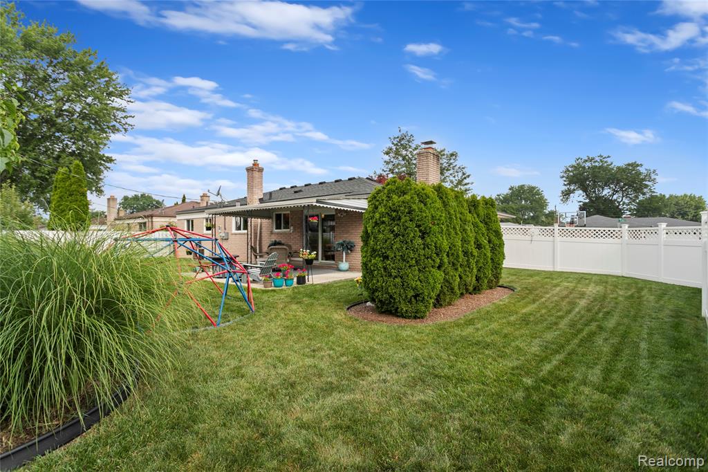 main property photo 6