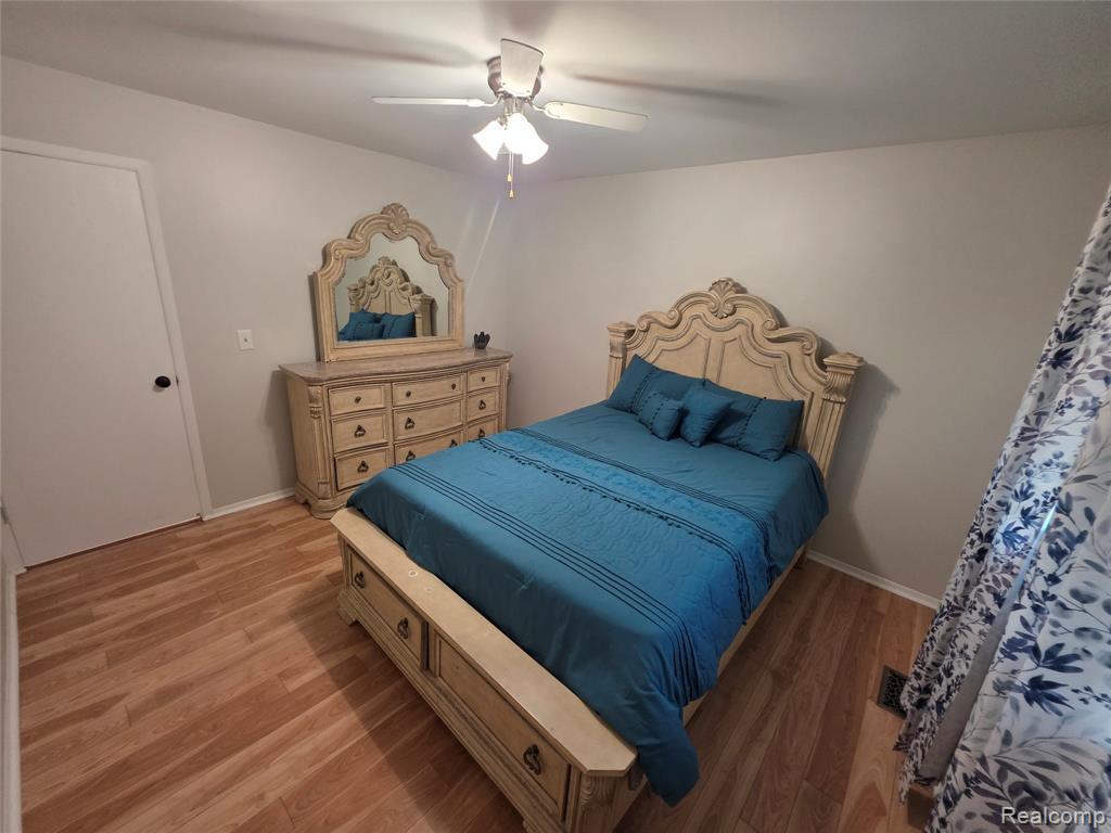 property viewer photo 16