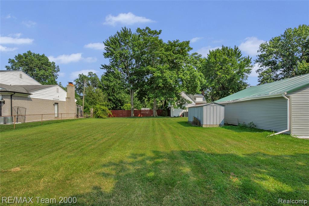 main property photo 48
