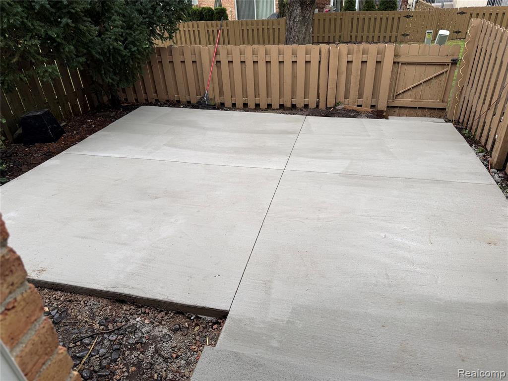 main property photo 24
