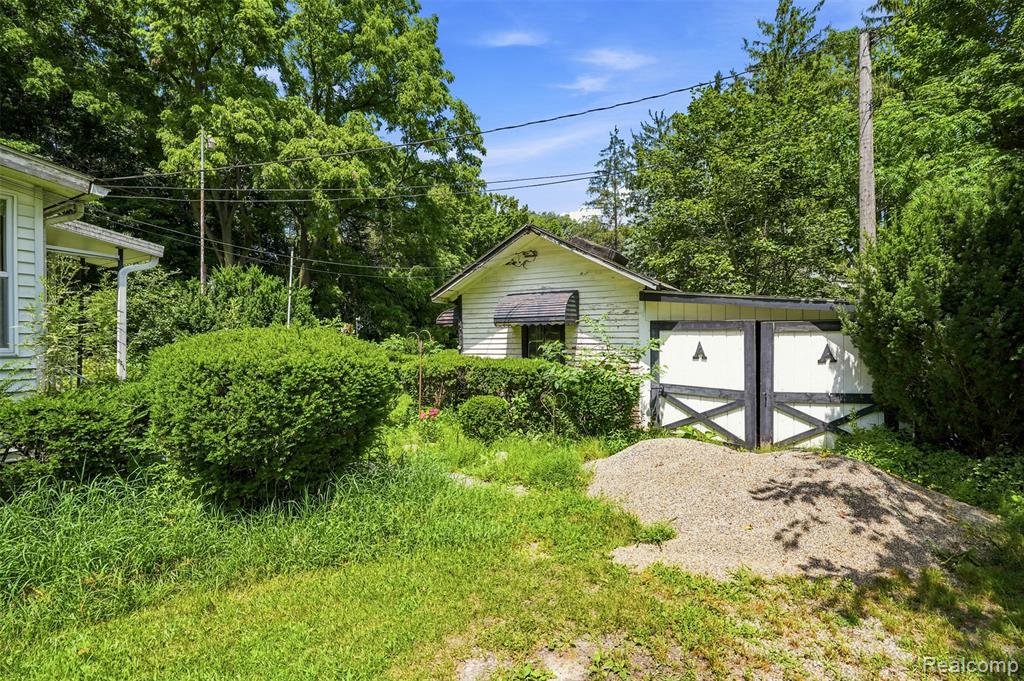 main property photo 13