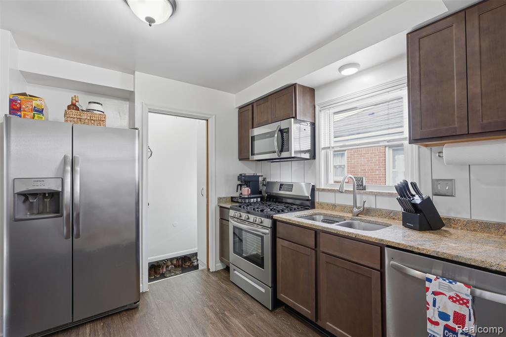 property viewer photo 12