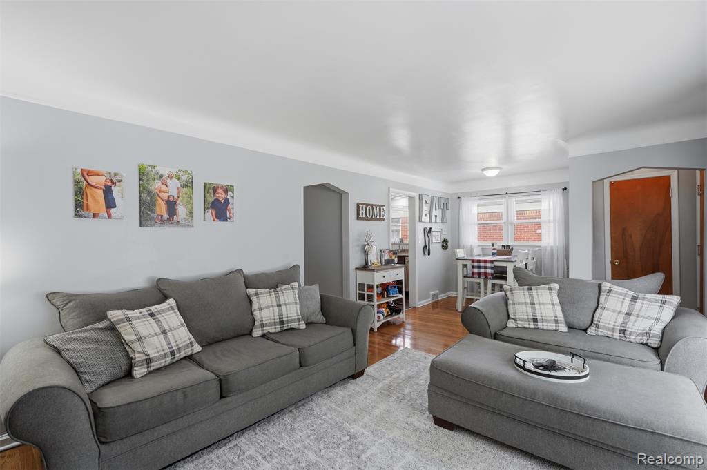 property viewer photo 7