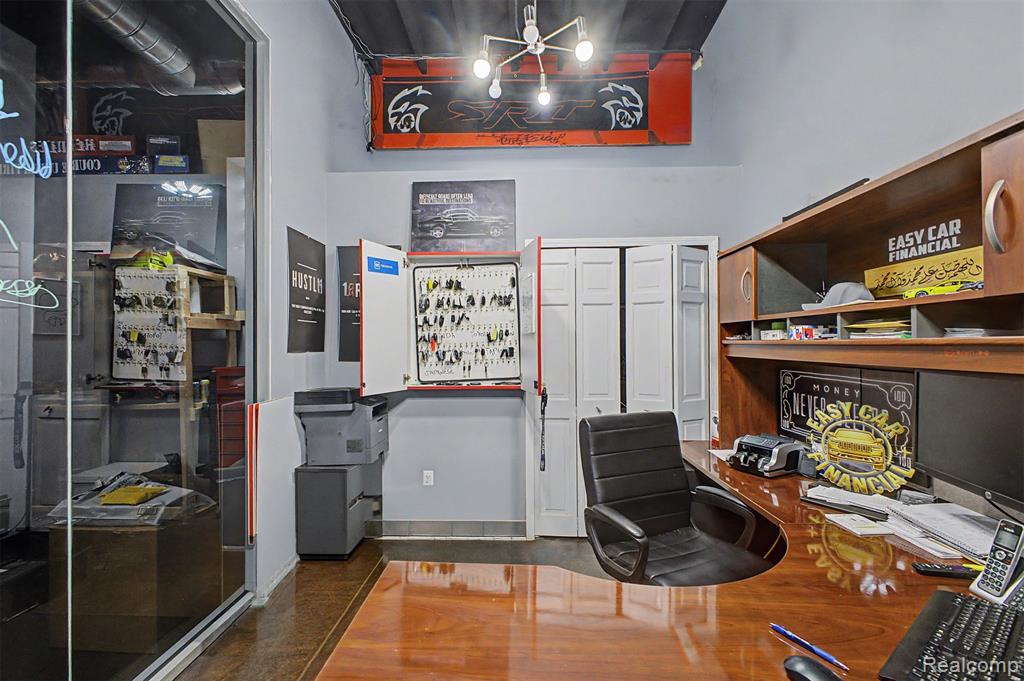 main property photo 6