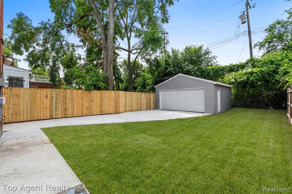 main property photo 38