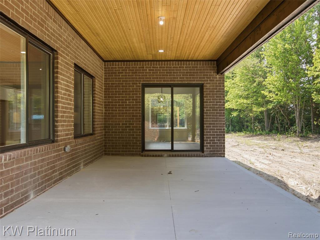 main property photo 46