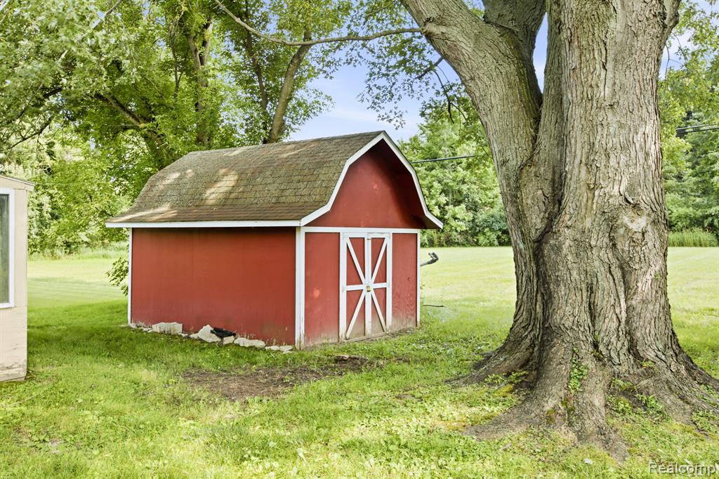 main property photo 23