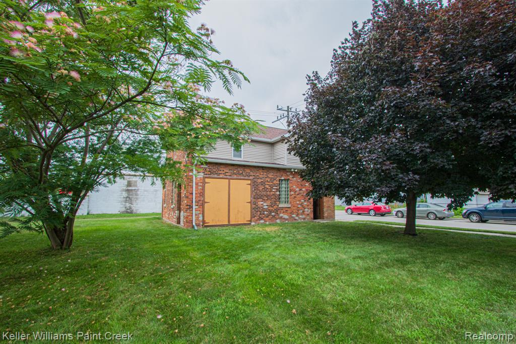 main property photo 28